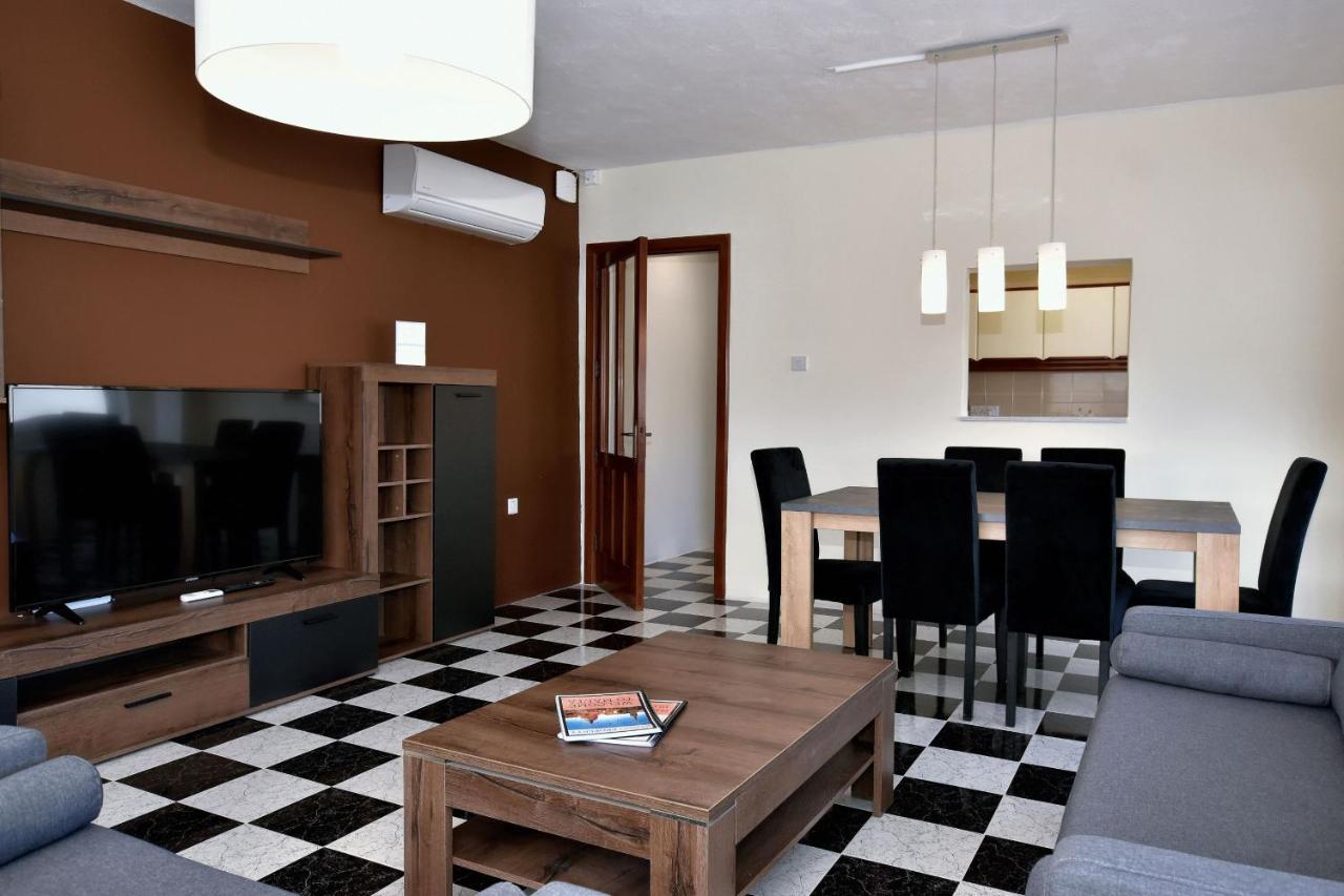 2 Bedroom, Bright & Central Top Floor Apartment - 5 Msida Exterior photo